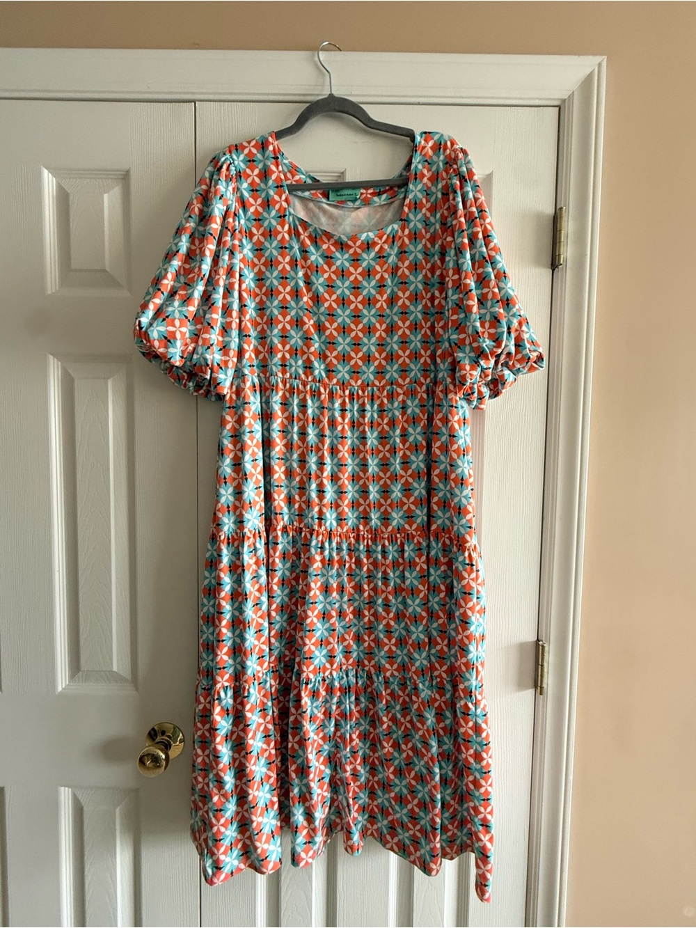 Relaxed Puff-Sleeve Midi Dress in Coral and Teal